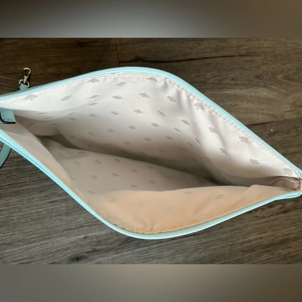 Kate Spade Blue Nylon Tote with Elegant Design and Versatile Style